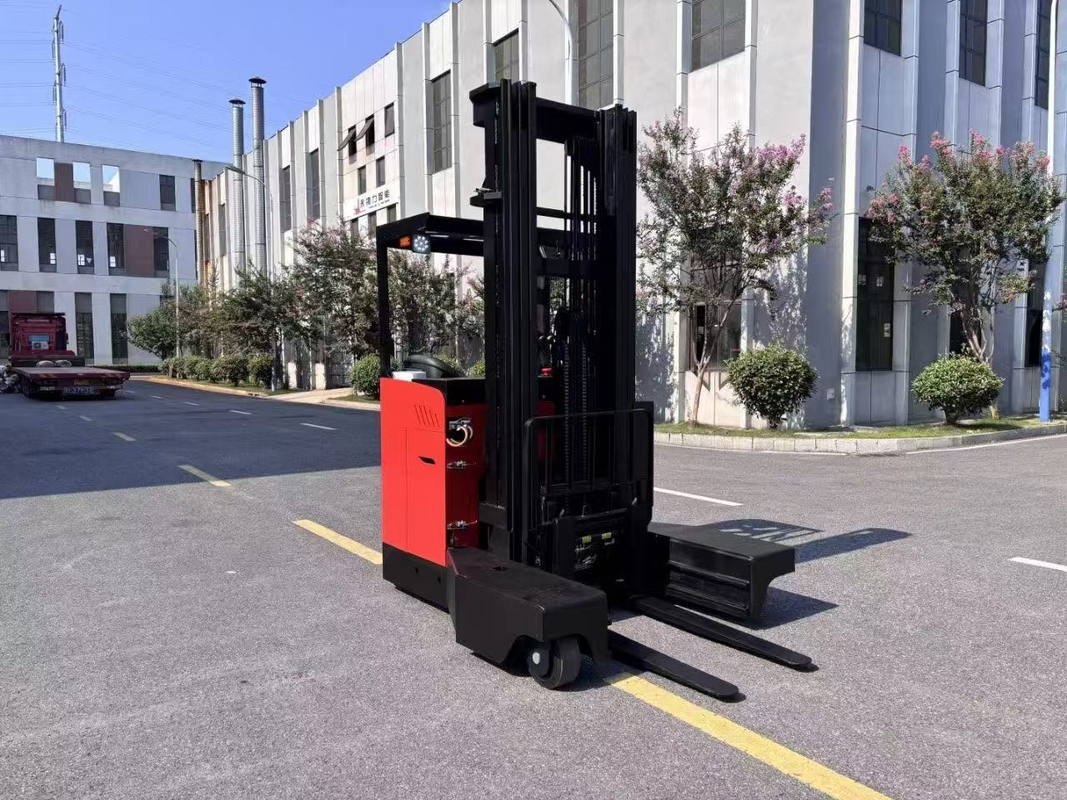 Lithium B attery 51.2V 400AH Four Direction Reach Forklift Truck Steaker Load Capacity 2000 Kg 2 Tons 
